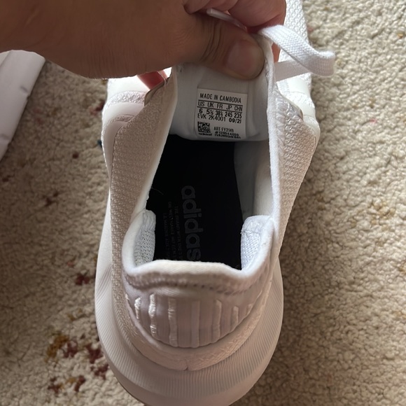 Adidas Swift Run 🤍 SZ 7 Big Kid - Picture 13 of 13